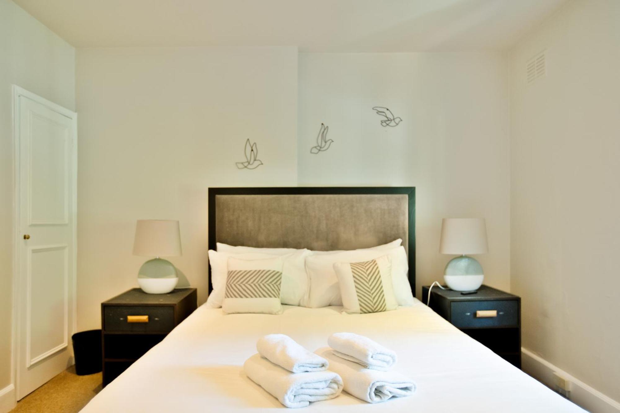 Primrose Hill Park Apartment London Room photo